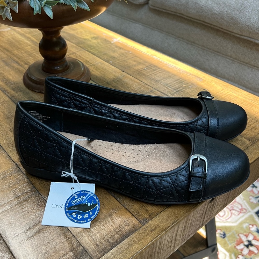 NWT Croft & Barrow Ortholite Flats